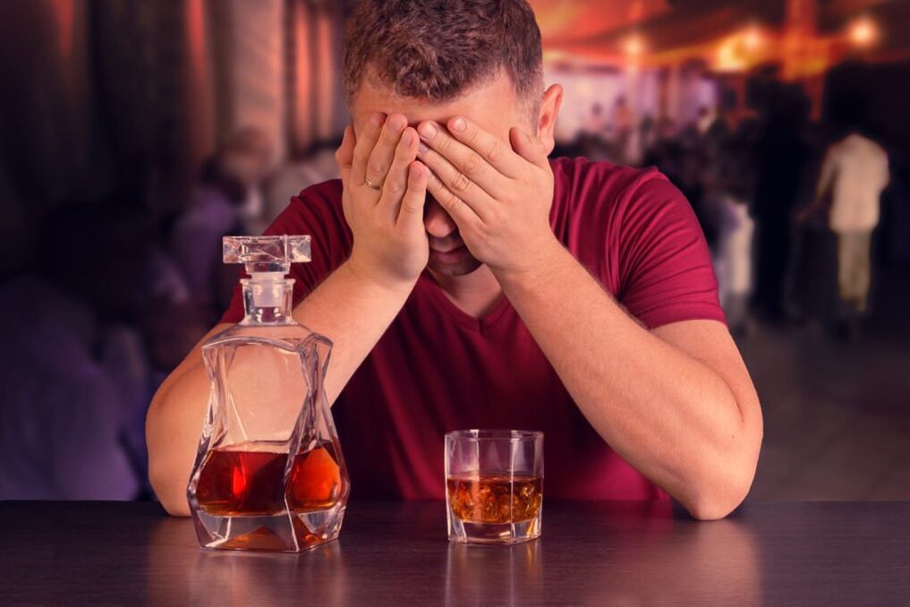 Drinking alcohol causes calculous prostatitis