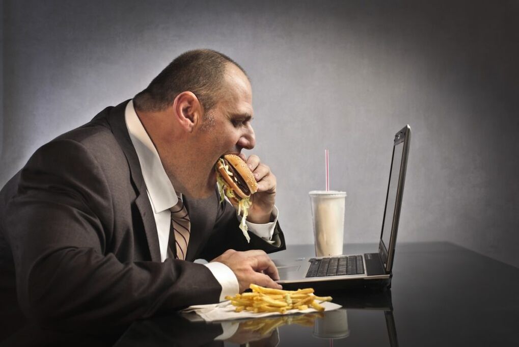 Junk food and sedentary work cause prostatitis and hemorrhoids