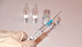 Injections for male prostatitis